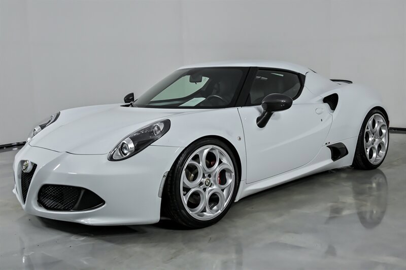 Used 2015 Alfa Romeo 4C Coupe w/ Leather Interior Group RWD image 5