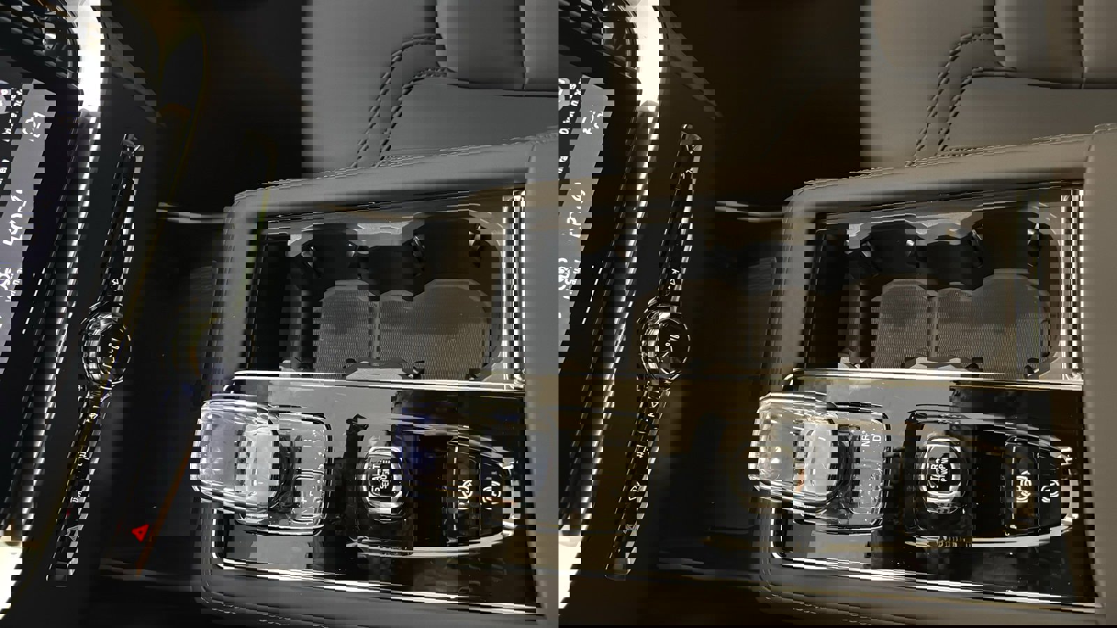 Used 2026 Volvo XC90 B6 Plus w/ Protection Package Premier image 19