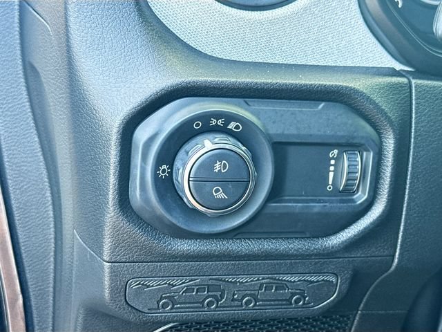 Used 2025 Jeep Gladiator Sport AWD/4WD image 10