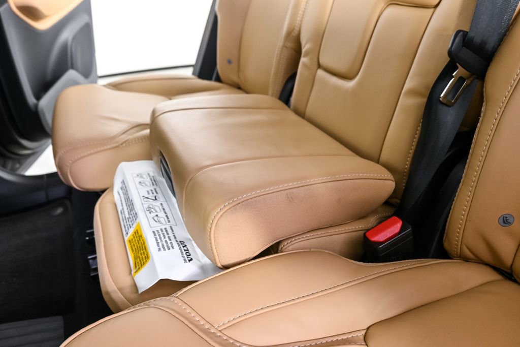 Certified 2024 Volvo XC90 T8 Ultimate AWD/4WD image 24