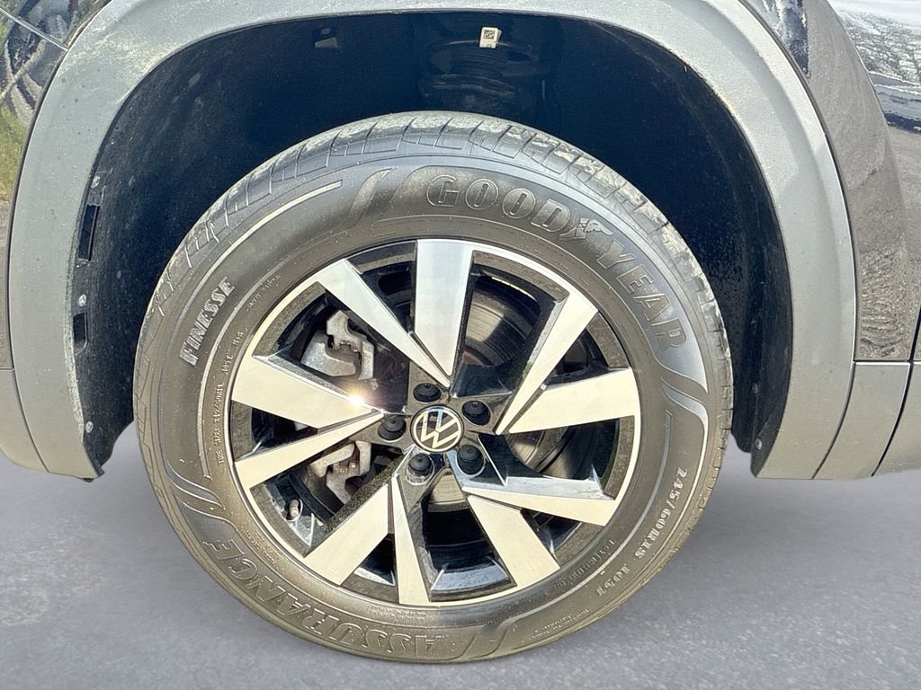 Used 2023 Volkswagen Atlas Cross Sport SE image 19