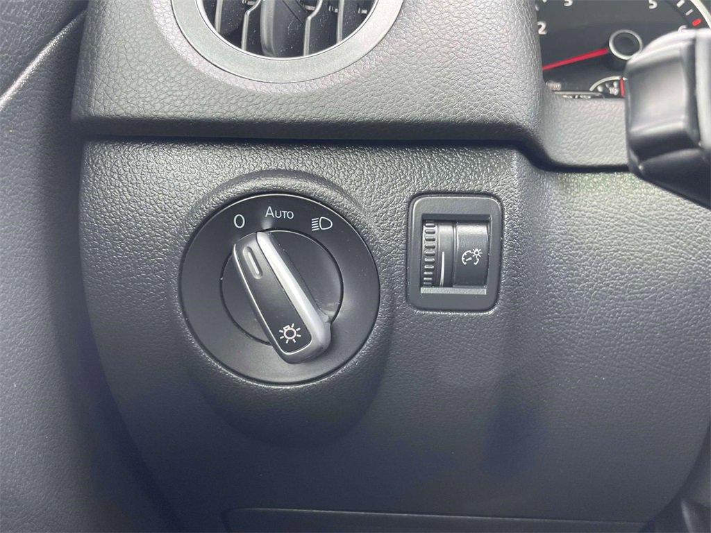 Used 2017 Volkswagen Tiguan Wolfsburg Edition image 21