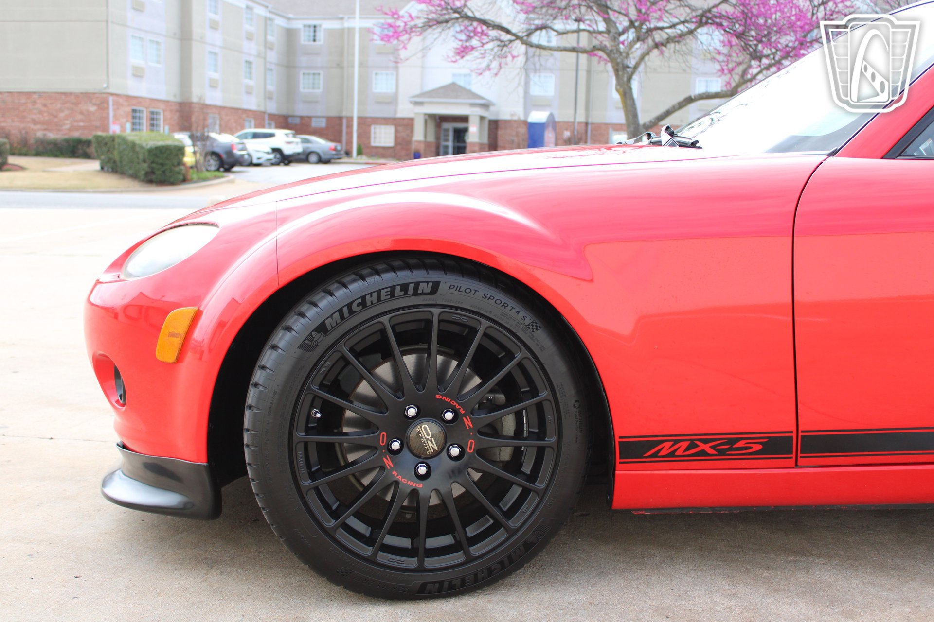 Used 2006 MAZDA MX-5 Miata Sport RWD image 32