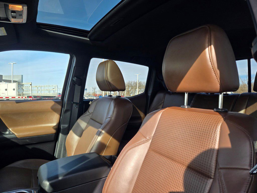 Used 2022 Toyota Tacoma Limited image 22