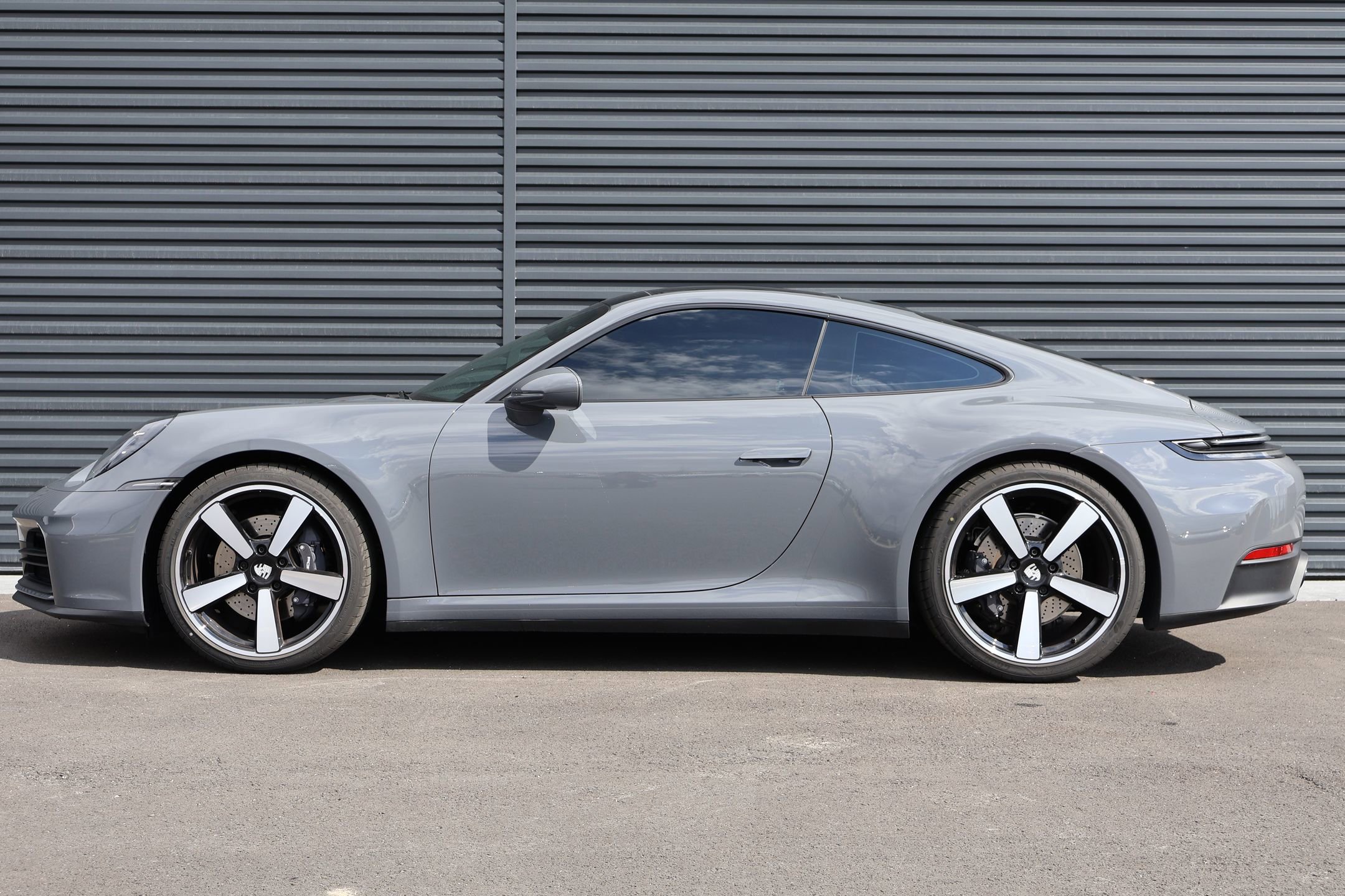 Certified 2025 Porsche 911 Carrera image 2