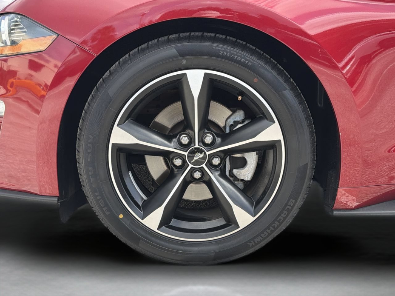 Used 2018 Ford Mustang Coupe RWD image 30
