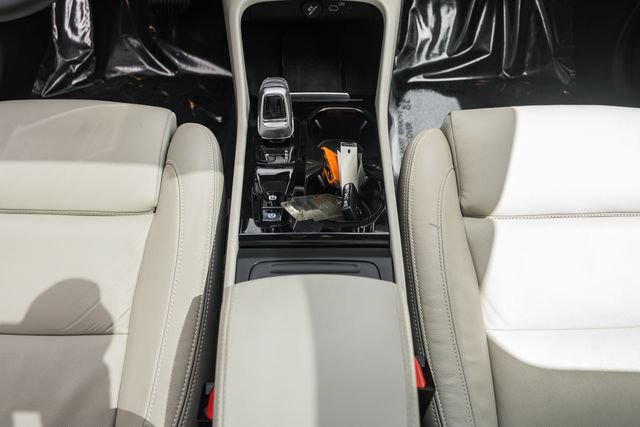 Certified 2023 Volvo XC40 B5 Ultimate w/ Protection Package Premier AWD/4WD image 33