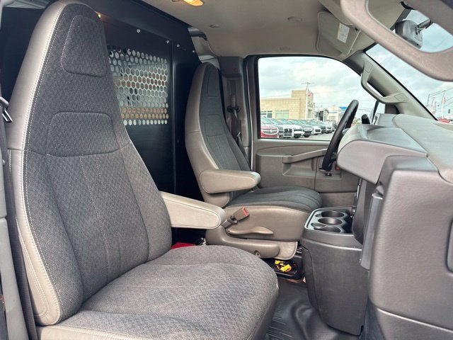 Used 2025 GMC Savana 2500 w/ Driver Convenience Package RWD image 30