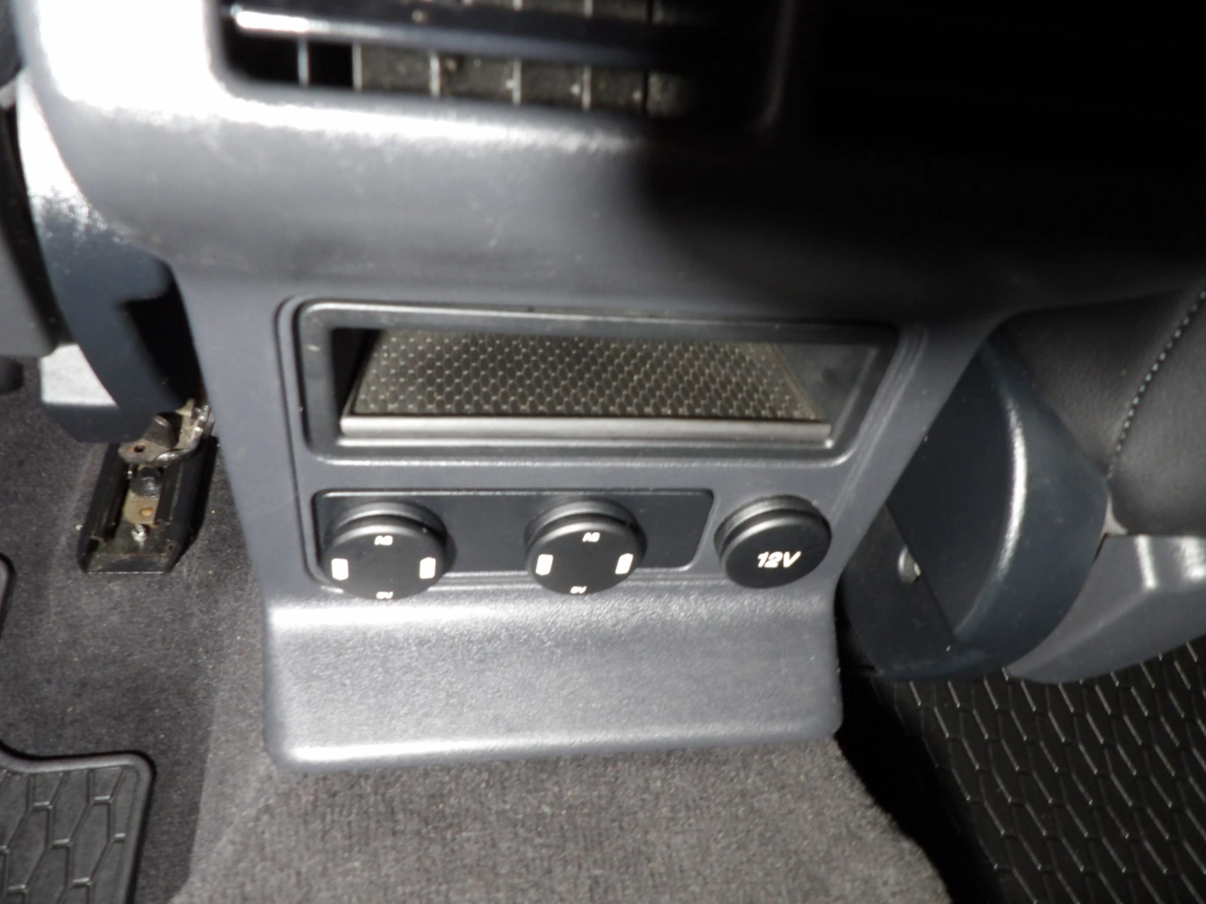 Used 2018 Jaguar F-PACE R-Sport image 17