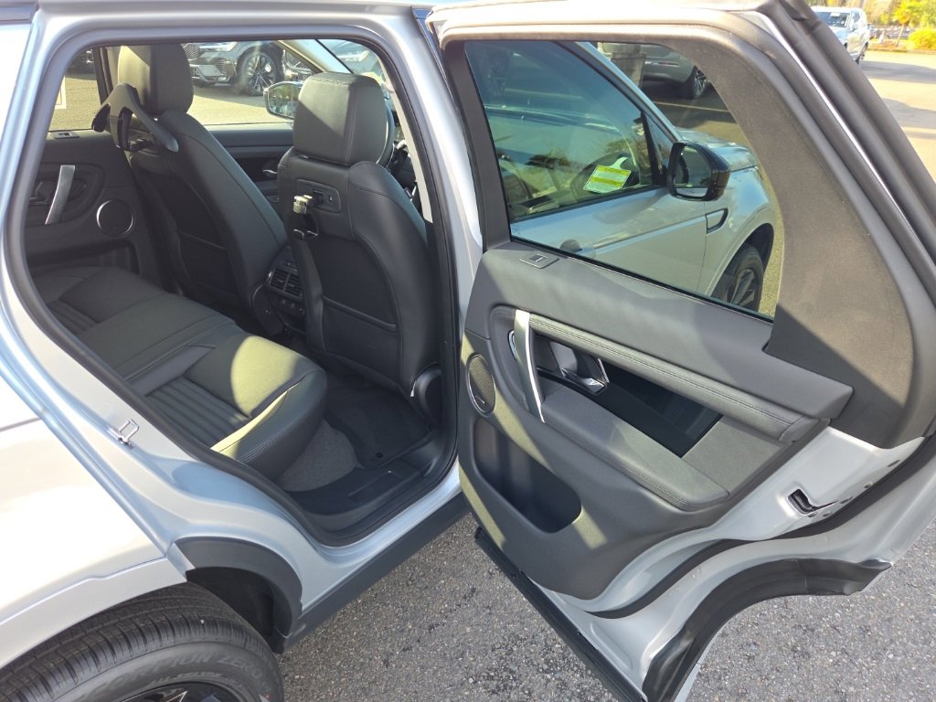 New 2025 Land Rover Discovery Sport S image 17