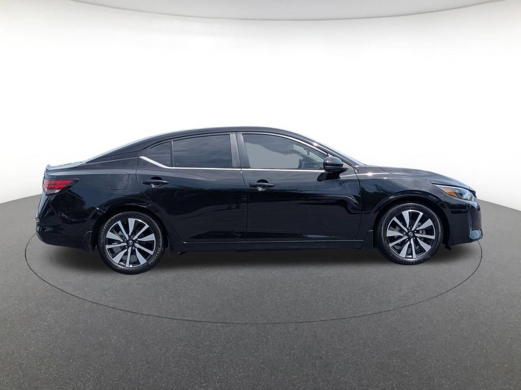 Used 2024 Nissan Sentra SV w/ SV Premium Package FWD image 4