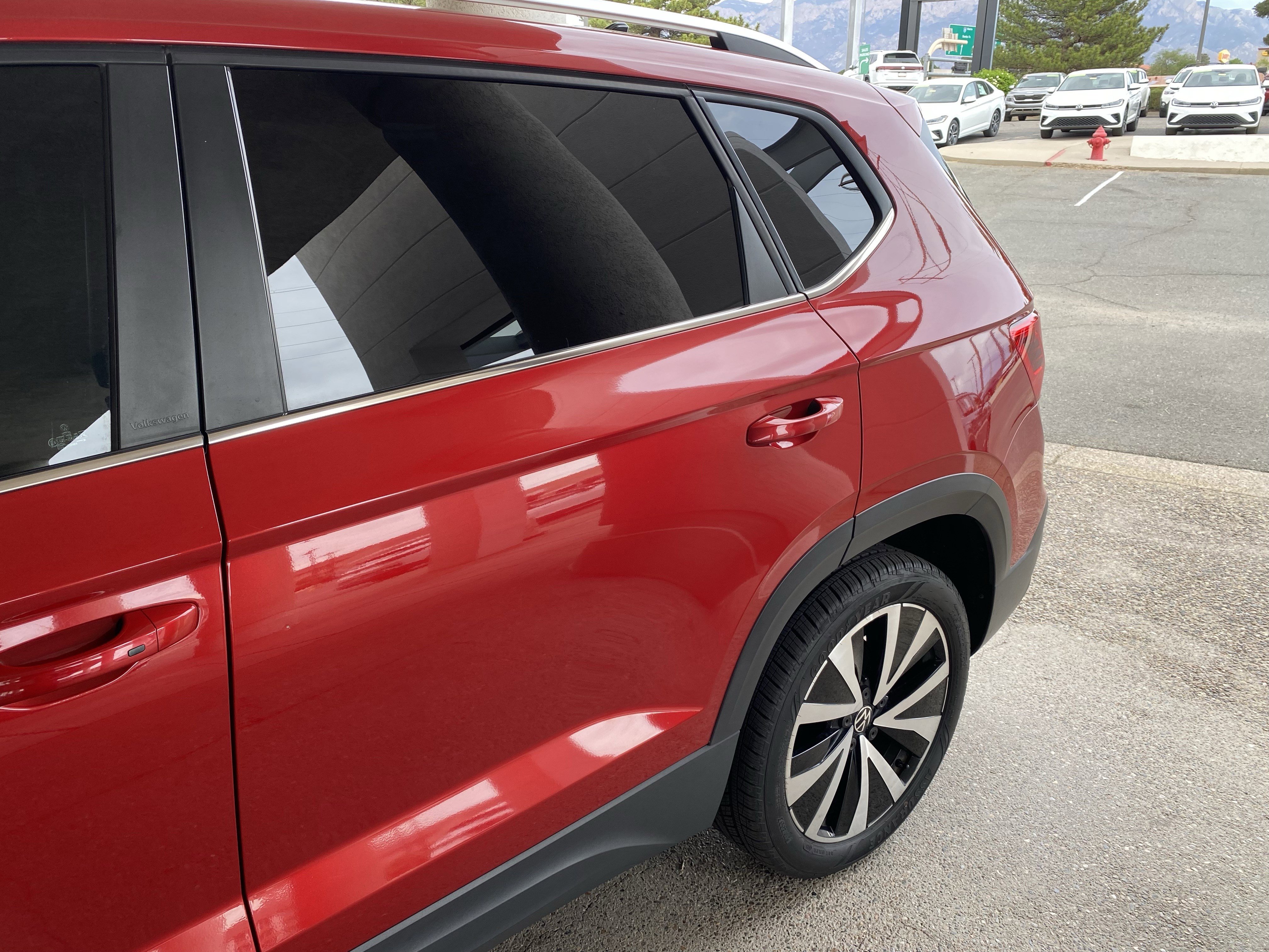 Used 2023 Volkswagen Taos SE w/ Panoramic Sunroof Package image 48