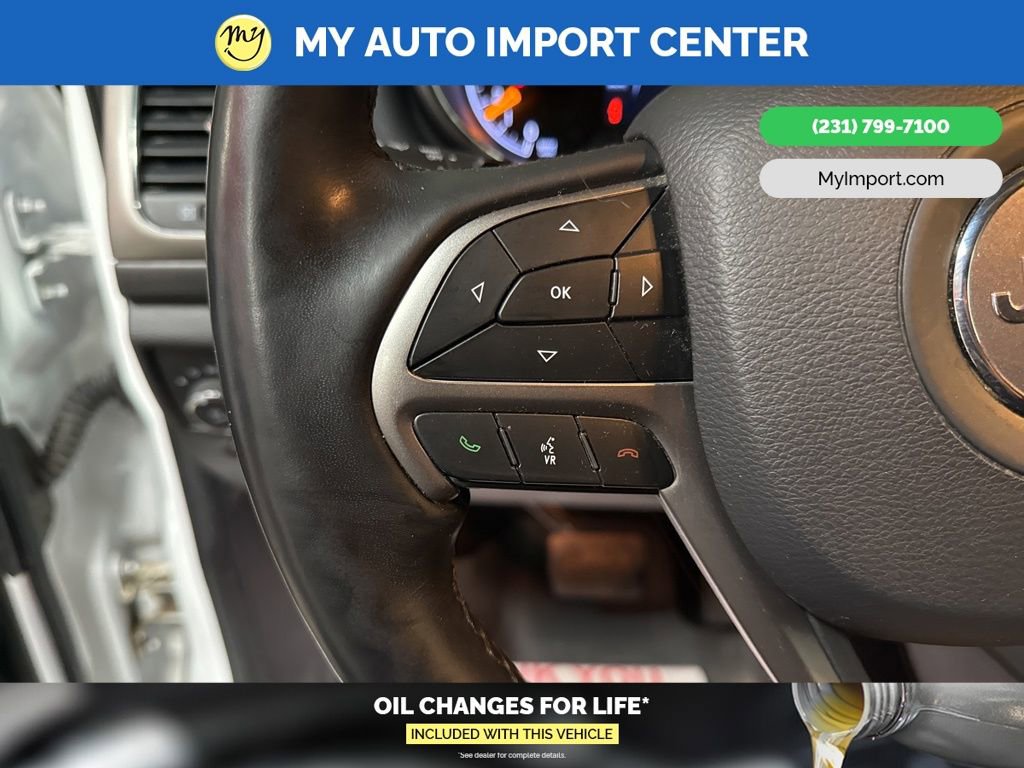 Used 2021 Jeep Grand Cherokee Laredo image 16