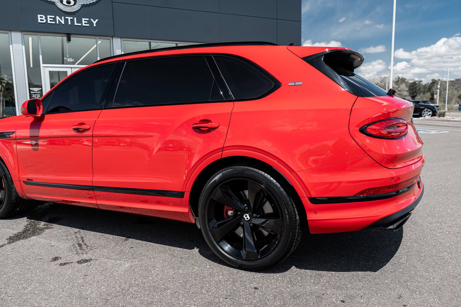 Certified 2023 Bentley Bentayga Extended Wheelbase AWD/4WD image 9