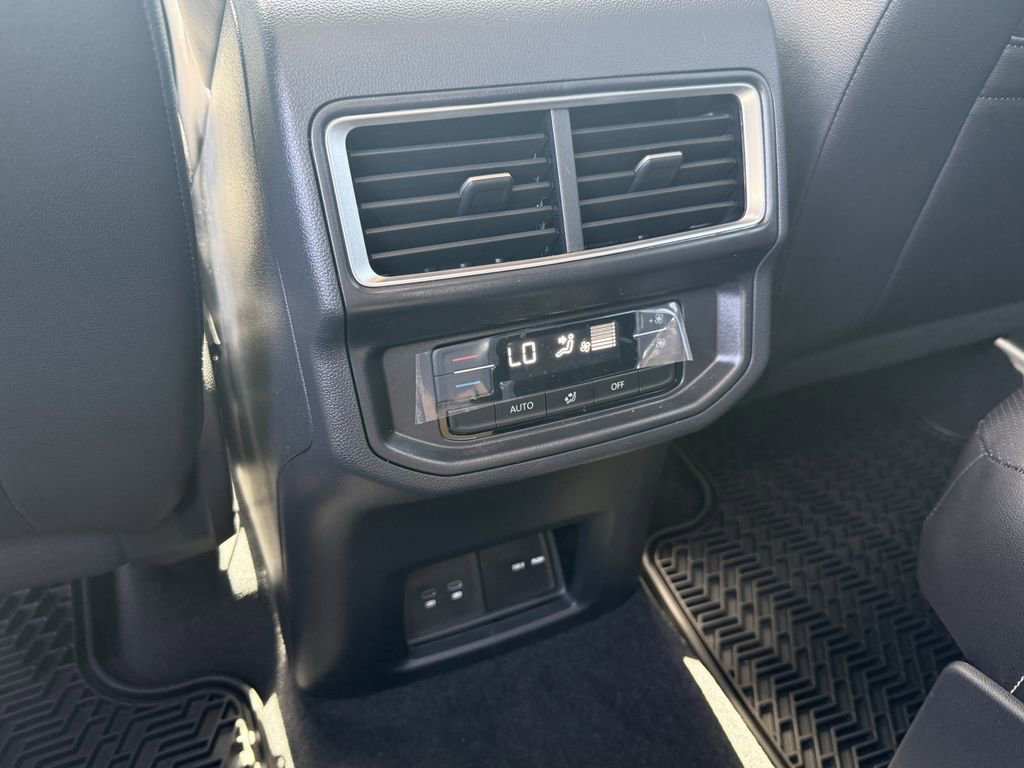 New 2026 Volkswagen Atlas SE FWD image 23