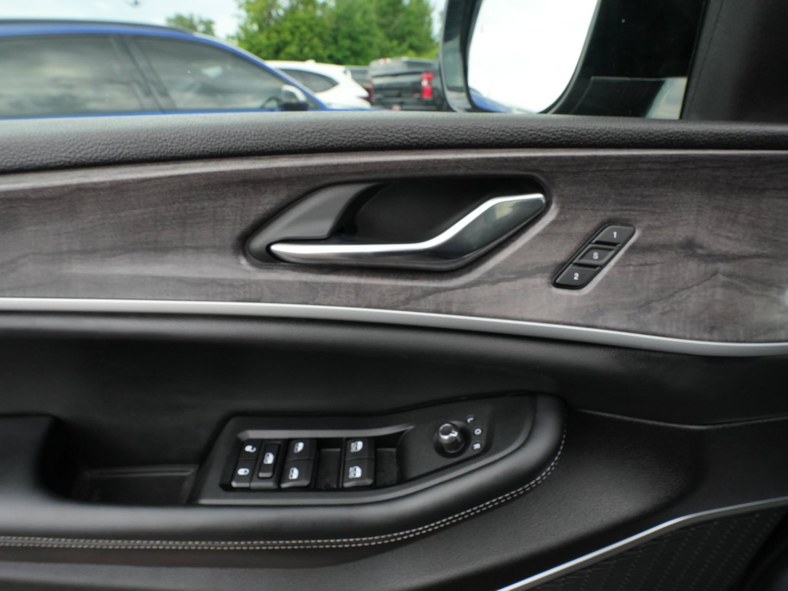 Used 2024 Jeep Grand Cherokee Limited 4xe AWD/4WD image 11
