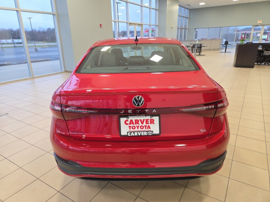 Used 2025 Volkswagen Jetta SE w/ Sunroof Package image 8