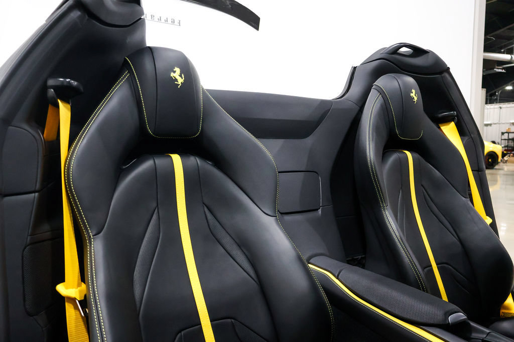 Used 2022 Ferrari 812 GTS RWD image 63