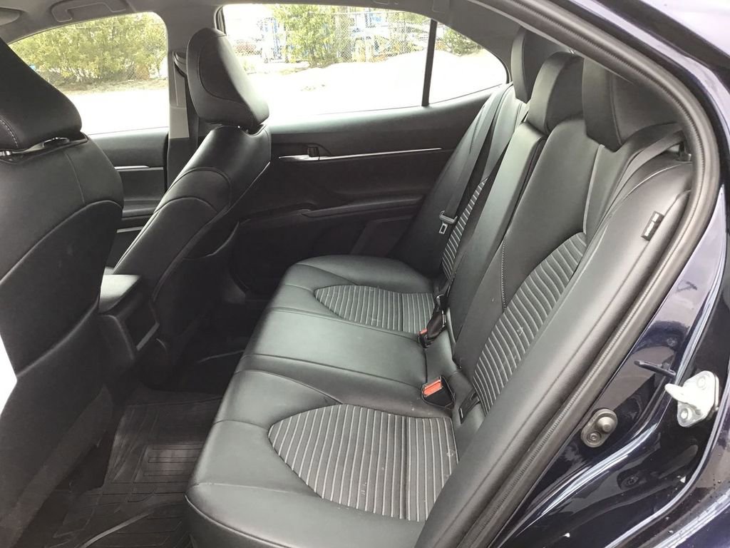 Used 2022 Toyota Camry SE image 17