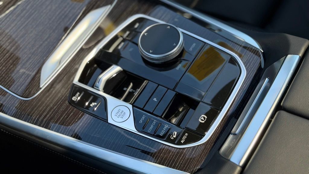 New 2026 BMW X5 xDrive40i w/ M Sport Package image 19