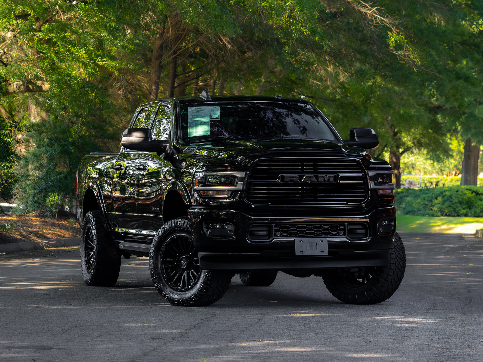 Used 2022 RAM 2500 Laramie AWD/4WD image 1