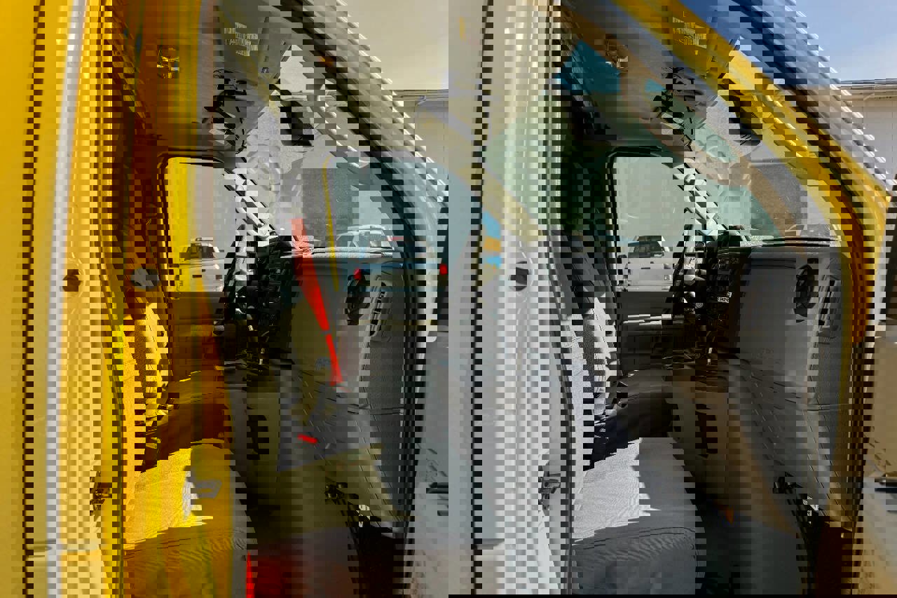 Used 2022 Ford E-450 and Econoline 450 Super Duty image 13