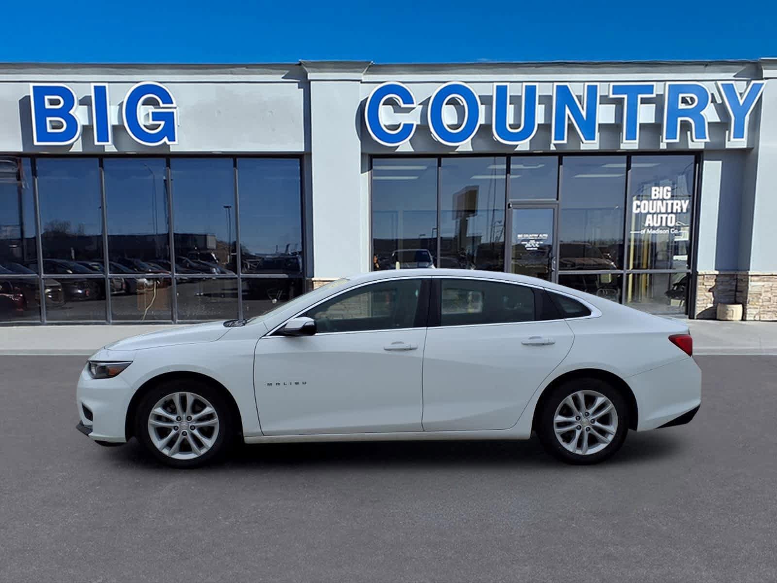 Used 2017 Chevrolet Malibu LT FWD image 2