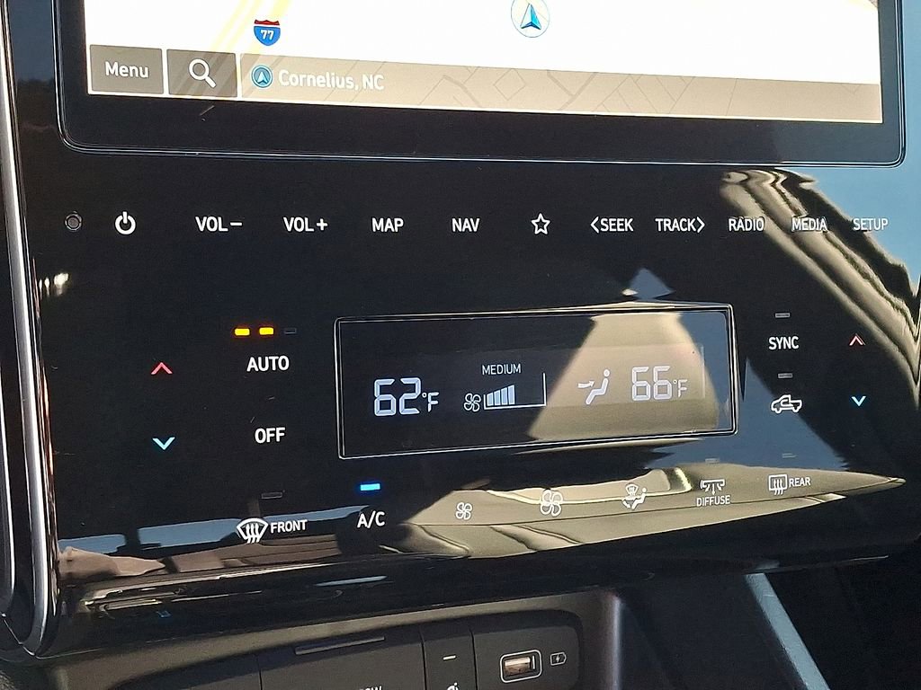 Used 2024 Hyundai Santa Cruz Limited image 16