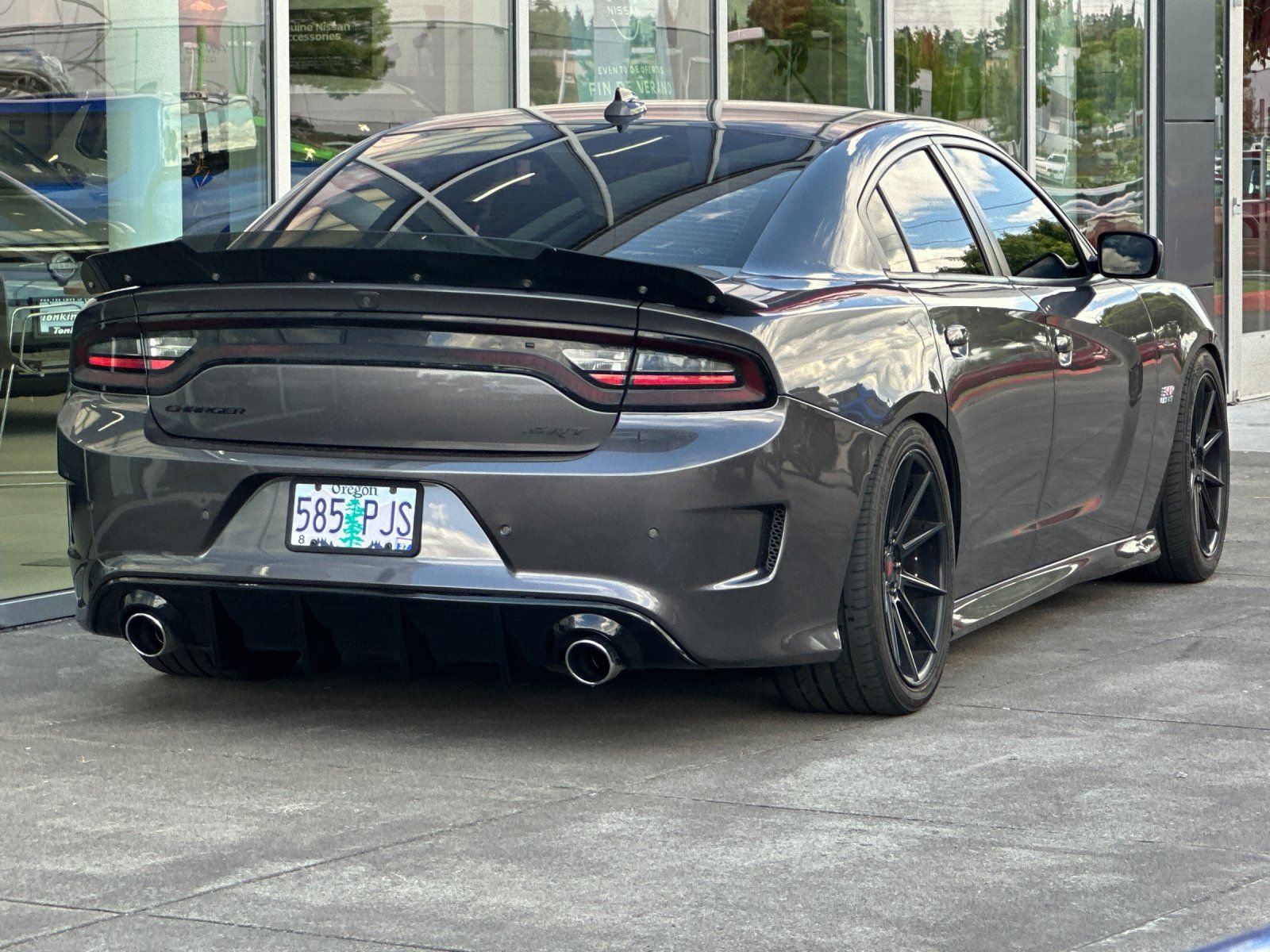 Used 2017 Dodge Charger R/T Scat Pack RWD image 3