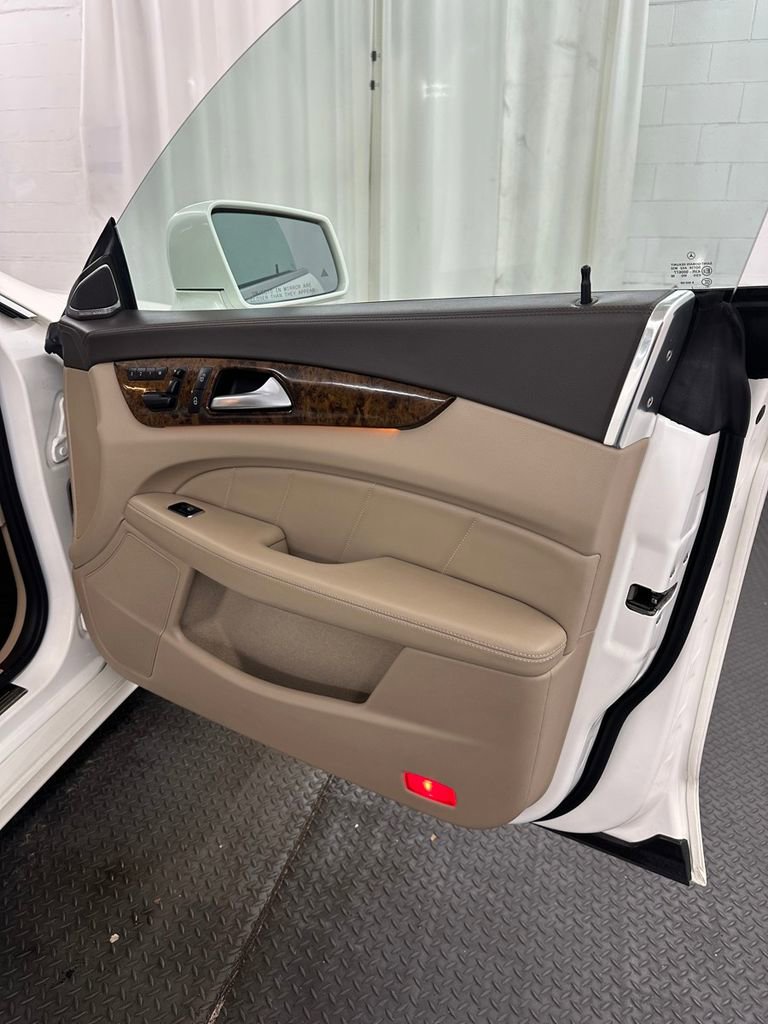Used 2012 Mercedes-Benz CLS 550 4MATIC image 30