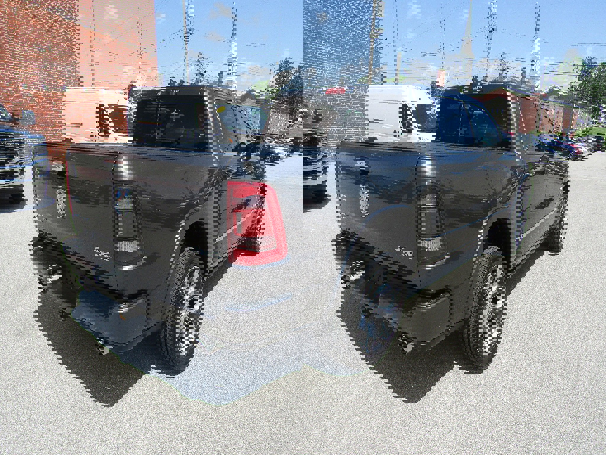 Used 2021 RAM 1500 Limited w/ Body Color Bumper Group image 3