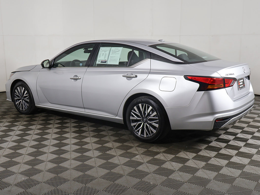Used 2024 Nissan Altima 2.5 SV FWD image 10