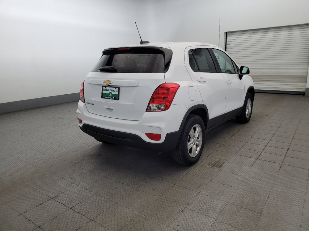 Used 2019 Chevrolet Trax LS w/ Tint and Cruise Package AWD/4WD image 9