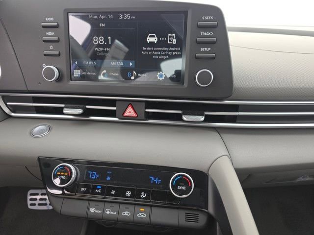 Certified 2025 Hyundai Elantra Sport image 19