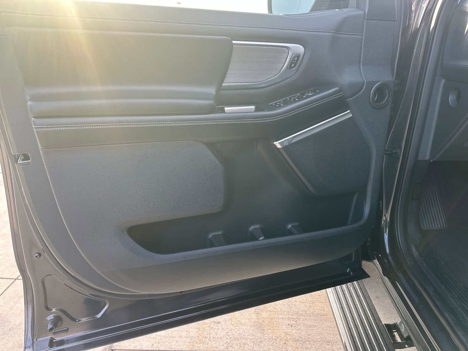 New 2025 Ford Expedition Max Platinum w/ Driver's Package image 10