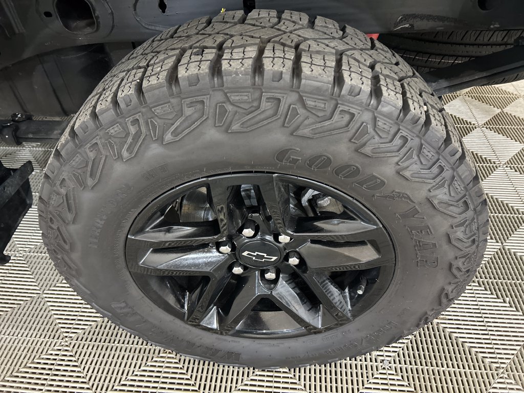Used 2024 Chevrolet Silverado 1500 LT Trail Boss AWD/4WD image 12