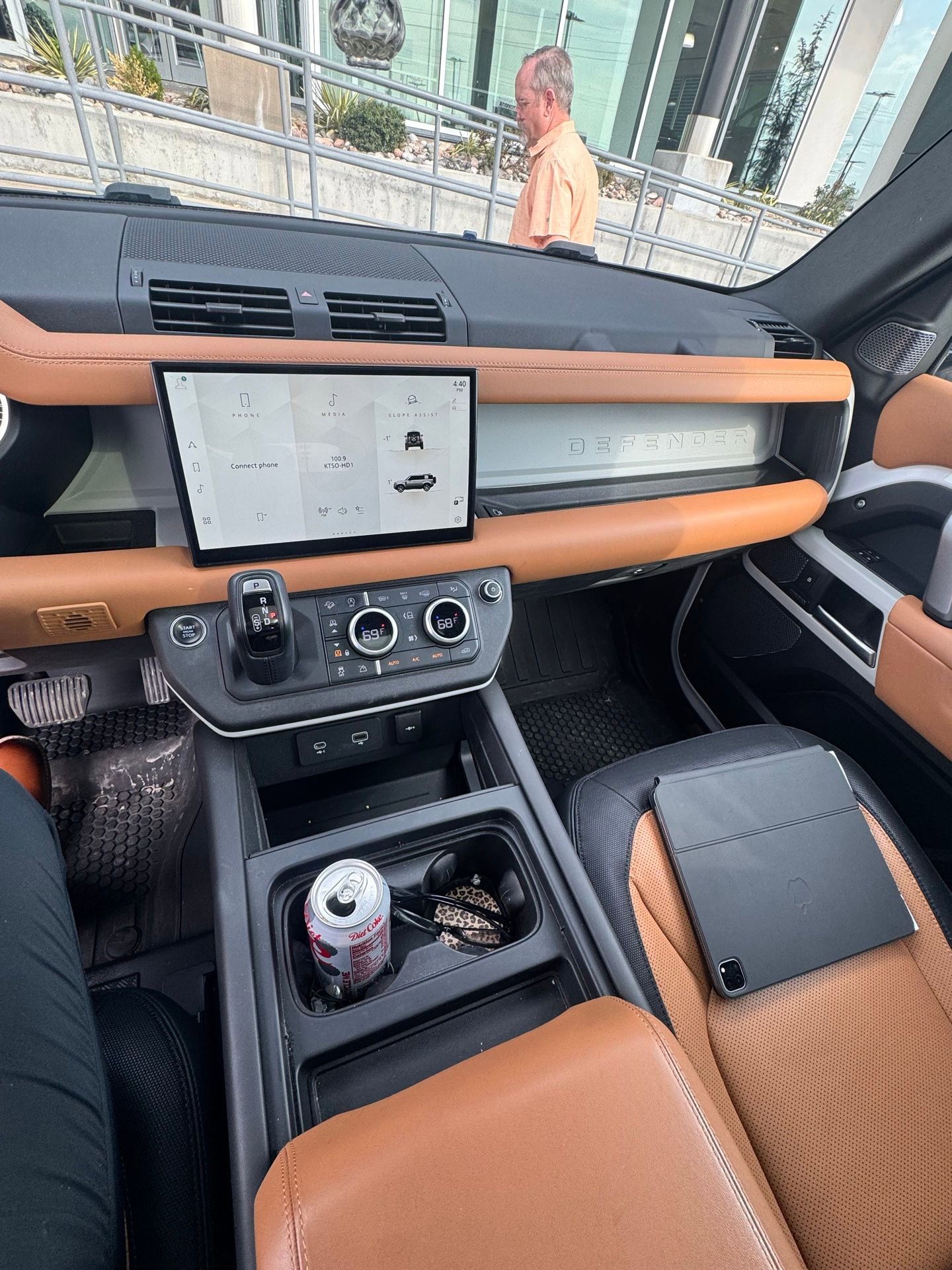 Used 2023 Land Rover Defender 110 X-Dynamic SE image 14