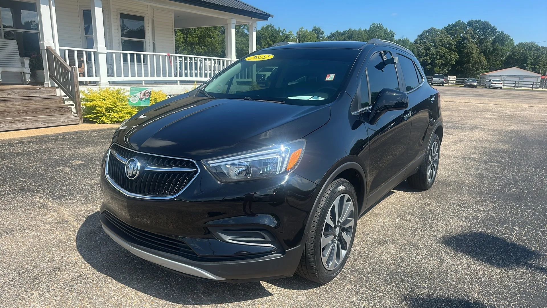 Used 2022 Buick Encore Preferred image 1