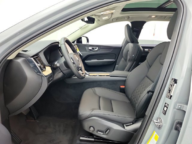 New 2026 Volvo XC60 T8 Plus w/ Protection Package Premier AWD/4WD image 21