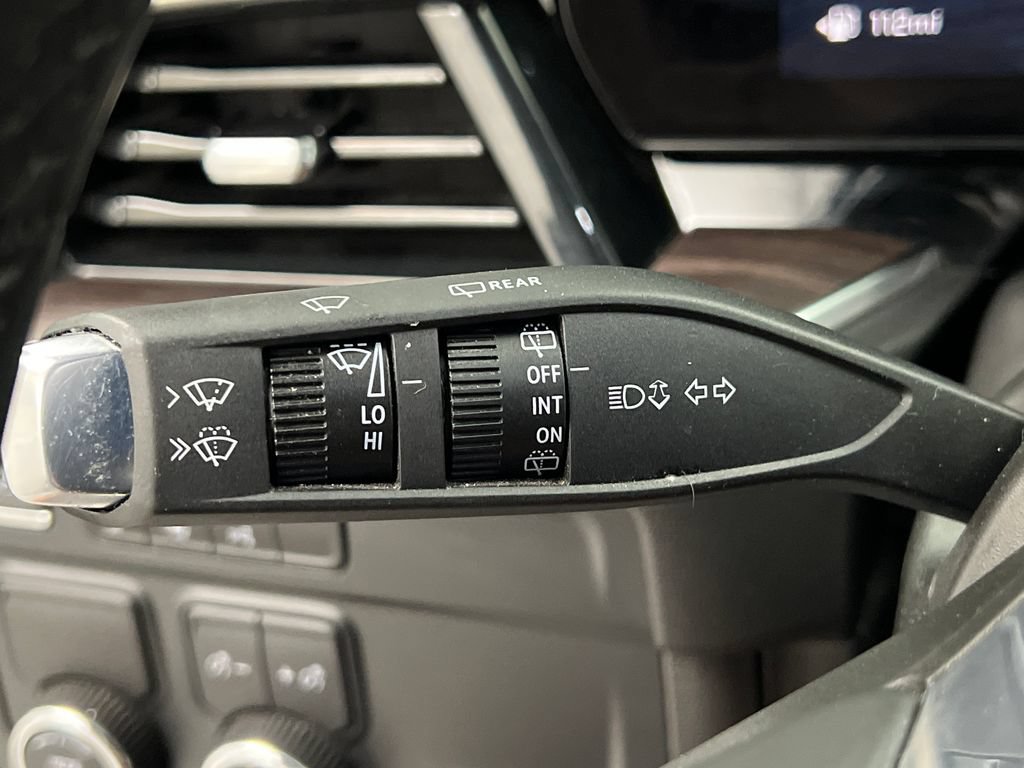Used 2025 Chevrolet Suburban LT RWD image 57