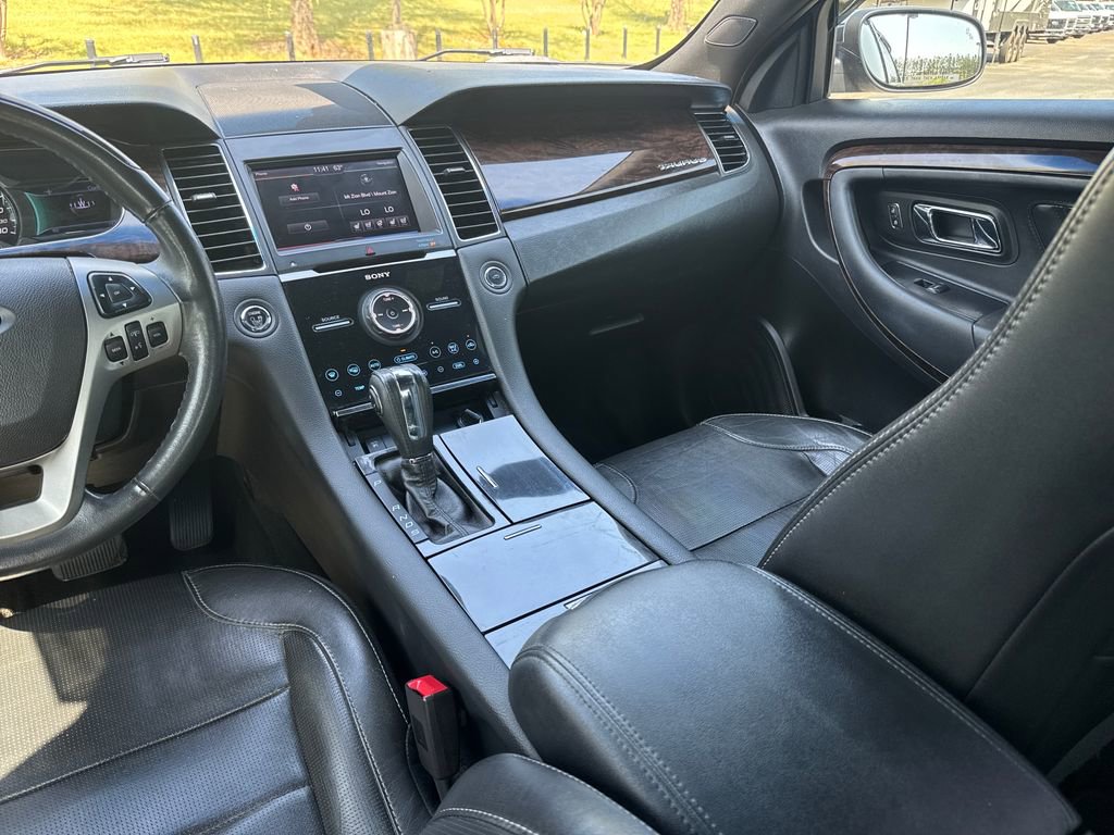 Used 2013 Ford Taurus Limited image 30