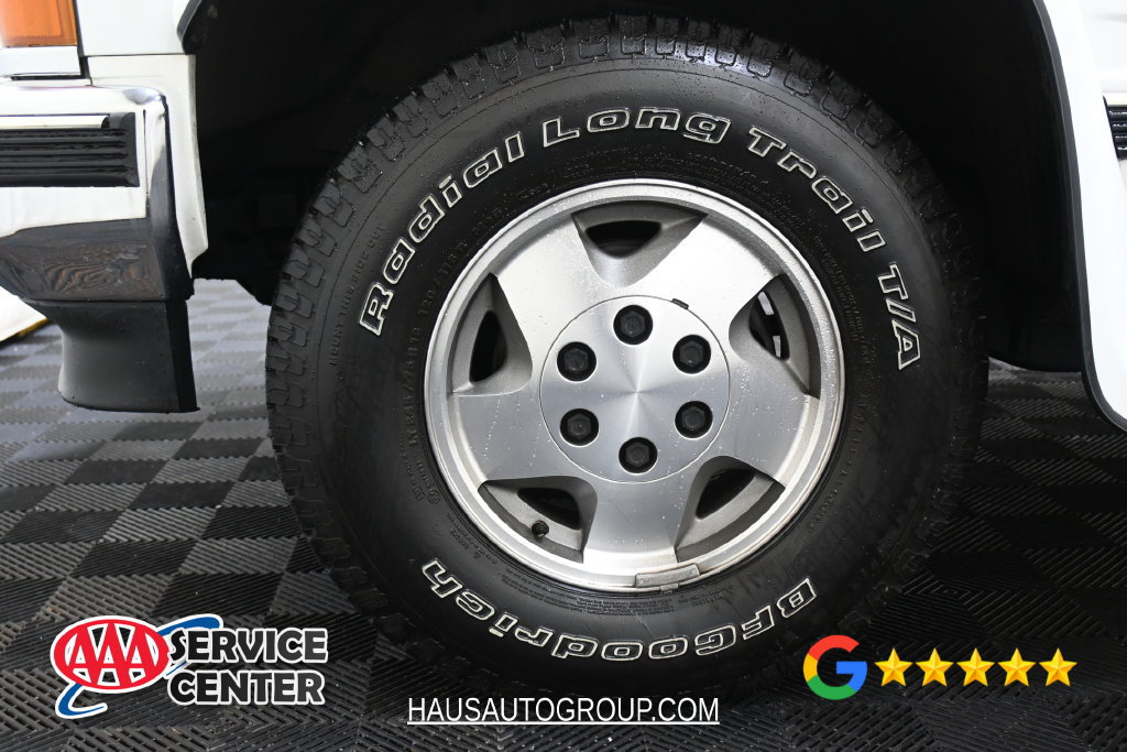 Used 1995 Chevrolet Tahoe 4WD image 25