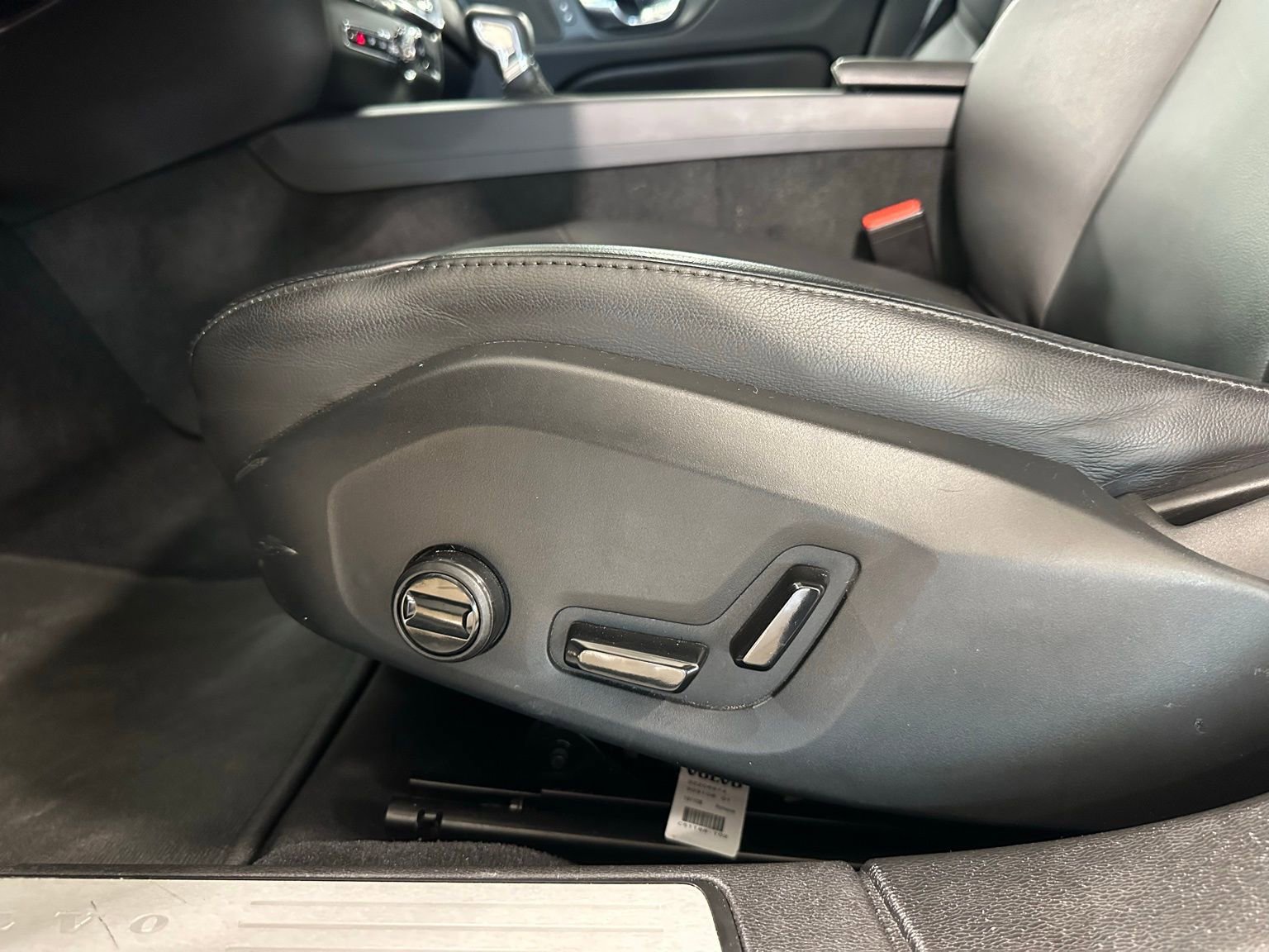 Used 2020 Volvo S60 T5 Momentum image 13