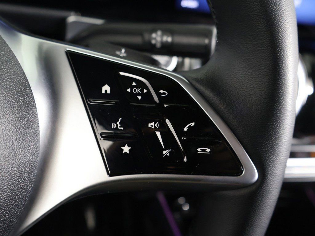 Used 2025 Mercedes-Benz GLB 250 4MATIC image 39