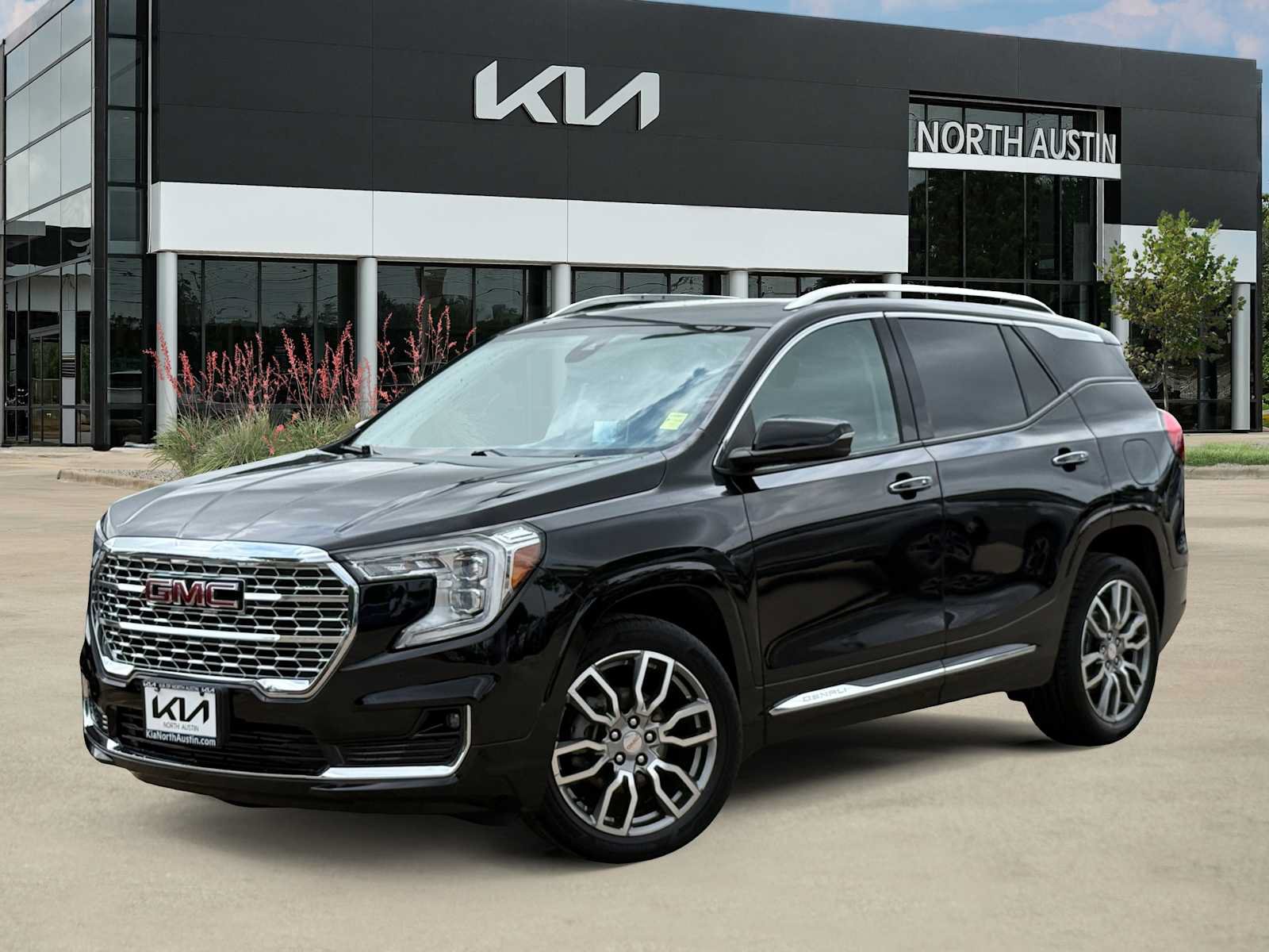 Used 2022 GMC Terrain Denali w/ LPO, Cargo Package AWD/4WD image 2