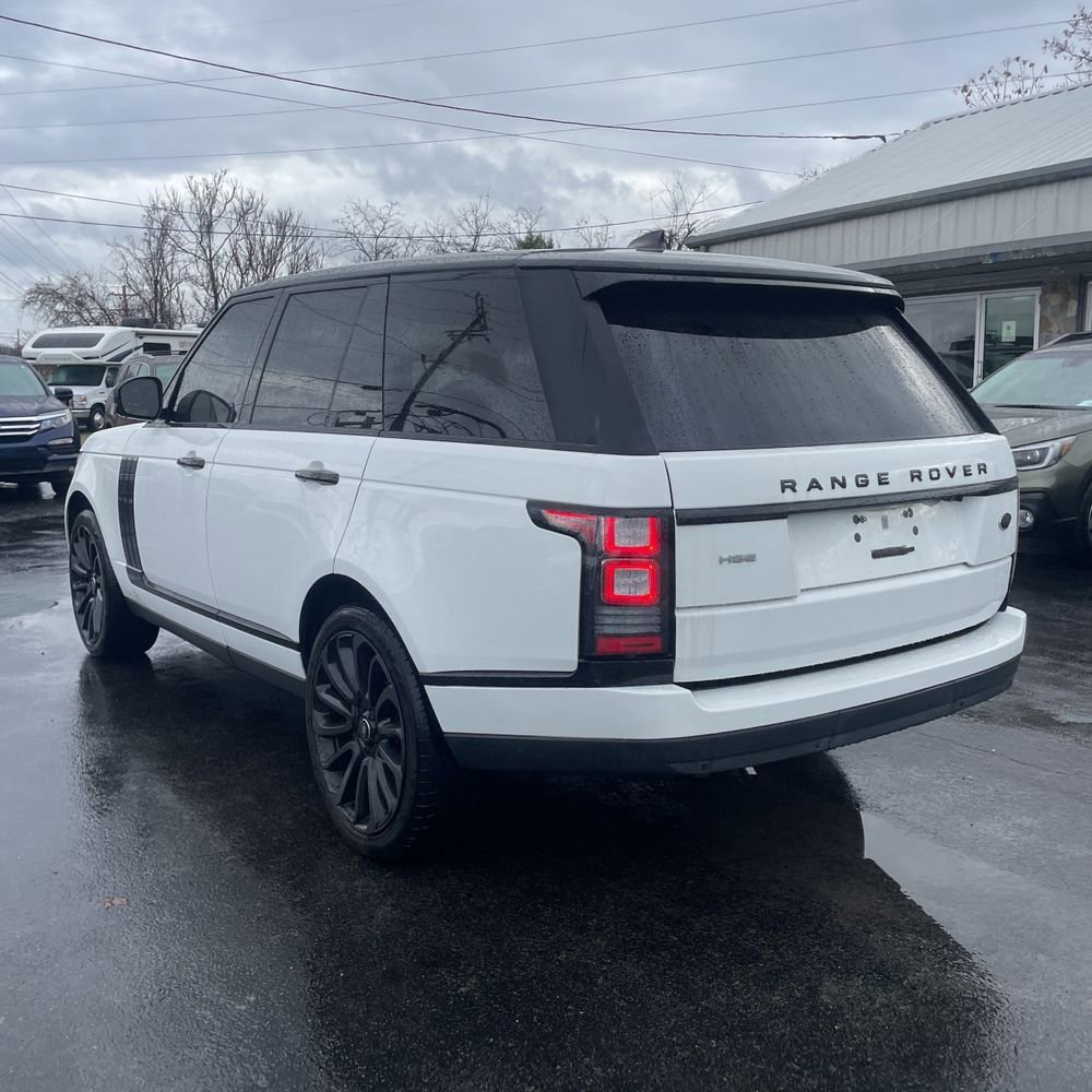 Used 2017 Land Rover Range Rover HSE image 7