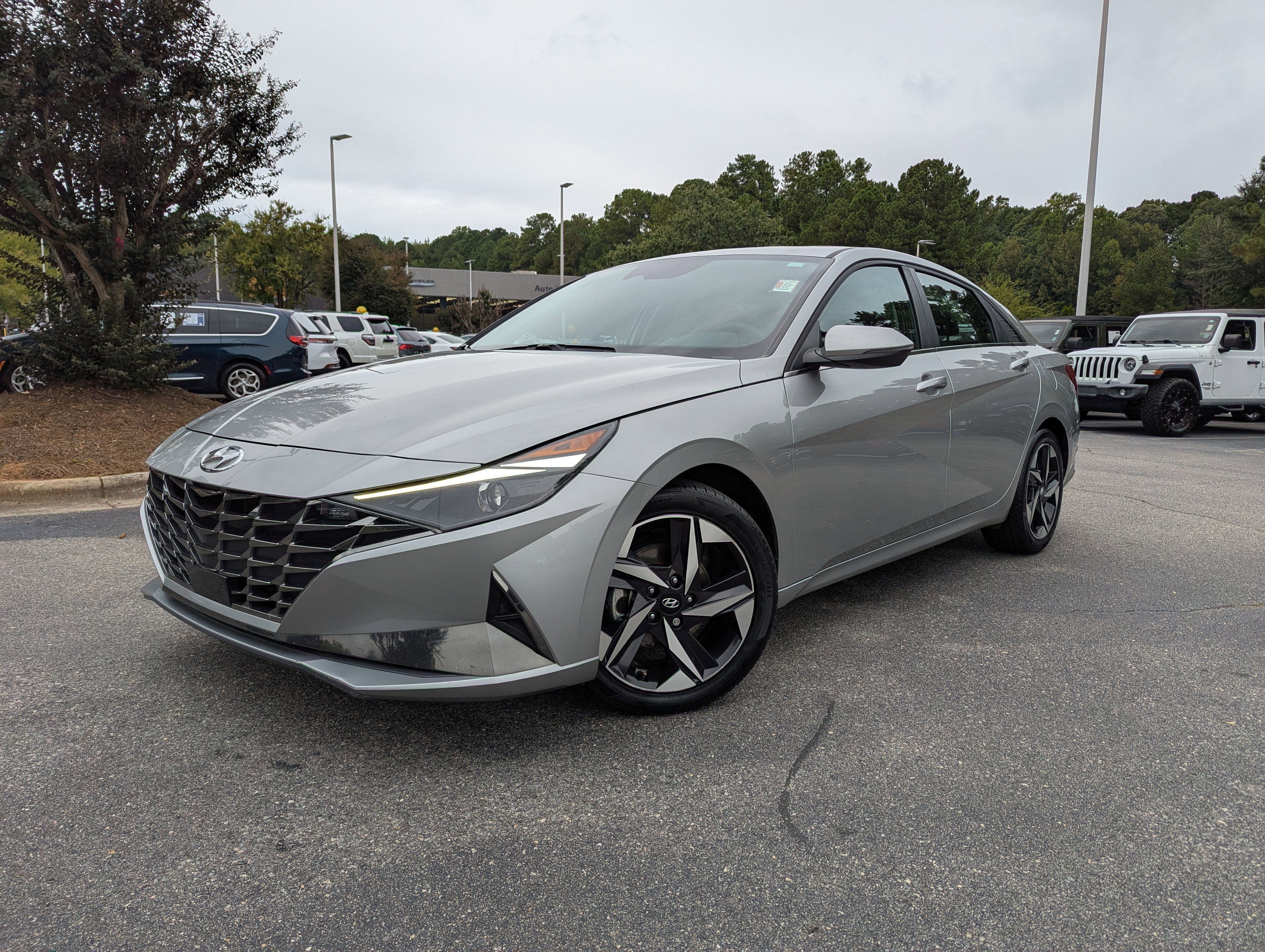 Used 2021 Hyundai Elantra SEL w/ Convenience + Premium Package image 1