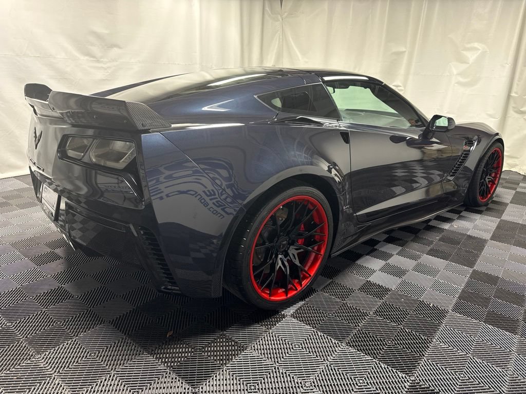 Used 2015 Chevrolet Corvette Z06 w/ 3LZ Preferred Equipment Group RWD image 7