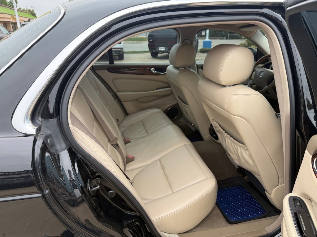 Used 2004 Jaguar XJ8 RWD image 23