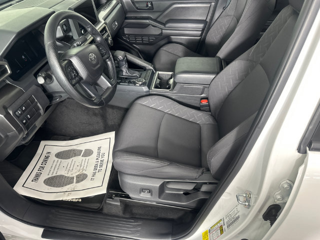 Used 2025 Toyota Tacoma SR5 AWD/4WD image 4